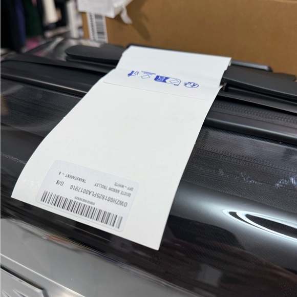 Off-White Clear Trolley carry on - w/stickers Brand New! - Picture 5 of 16